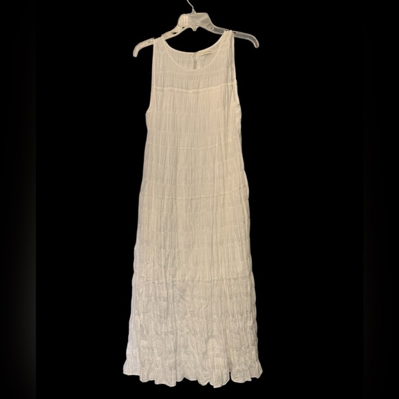 Max Studio Dresses & Skirts - Like New Max Studio White Sleeveless Maxi Dress